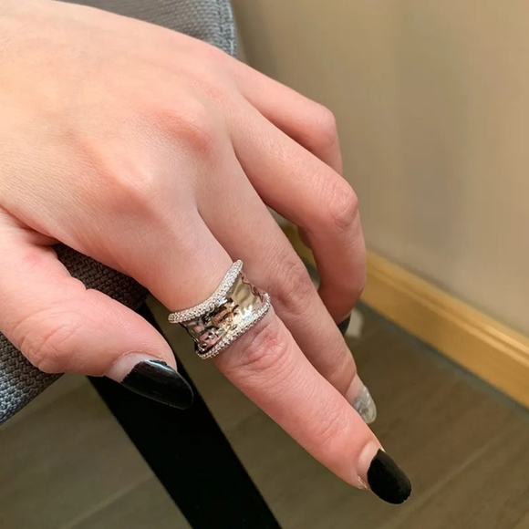 New, Silver Open Finger Ring - Picture 2 of 3